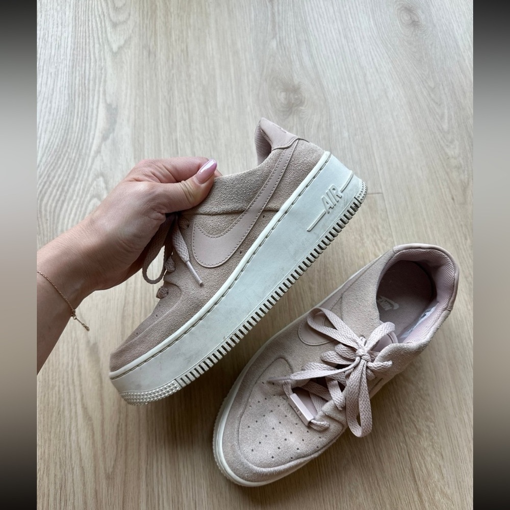 Nike airforce 1 pink suede